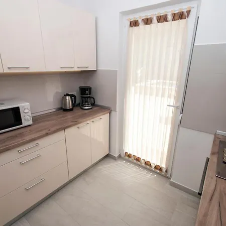 Villa Manuela Near Medulin With Private Pool Only 500 Meters From Sea Banjole