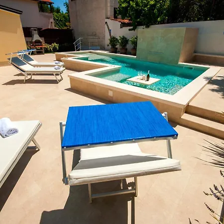 Villa Manuela Near Medulin With Private Pool Only 500 Meters From Sea