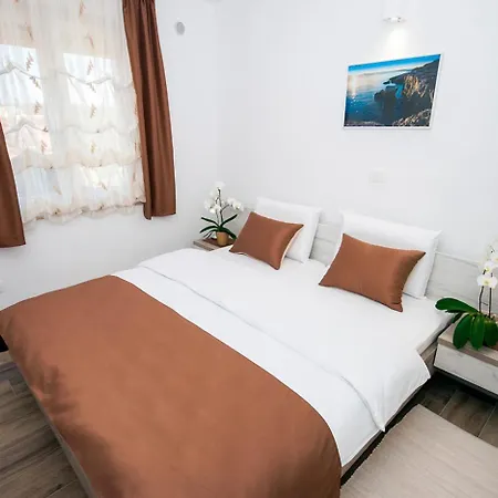 Manuela Near Medulin With Private Pool Only 500 Meters From Sea Villa Banjole