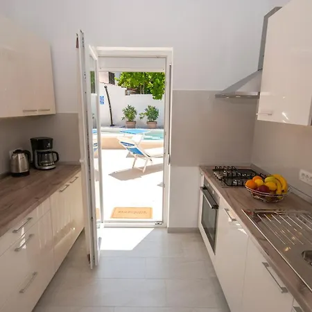Manuela Near Medulin With Private Pool Only 500 Meters From Sea Villa