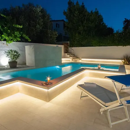 Manuela Near Medulin With Private Pool Only 500 Meters From Sea Villa *