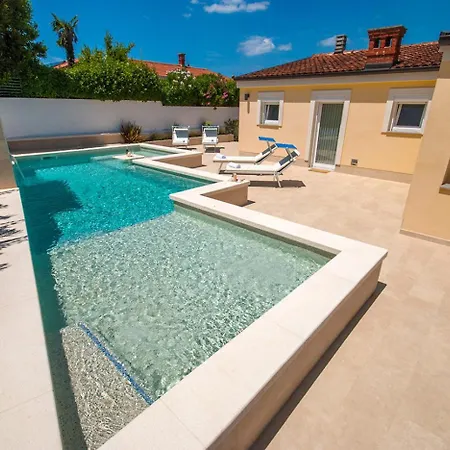Manuela Near Medulin With Private Pool Only 500 Meters From Sea *